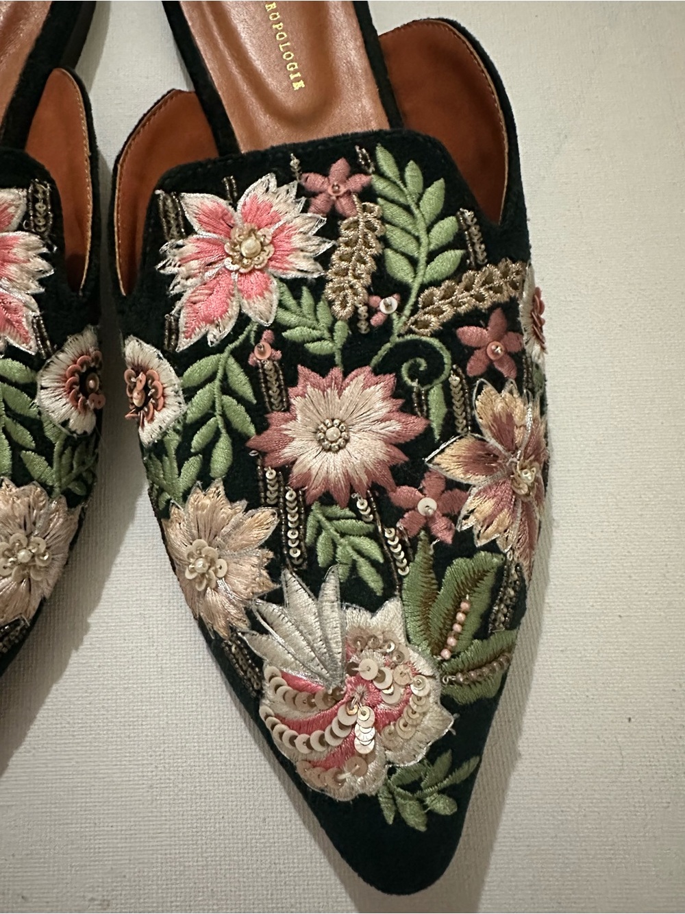 Anthropologie Black Embroidered Floral Velvet Beaded Accent Mules Sz 11 W - Picture 4 of 15
